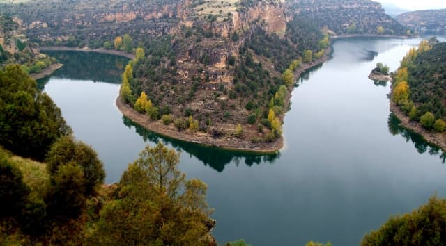 Cañón calizo del parque natural Hoces del Río Duratón, con colonia de buitre leonado